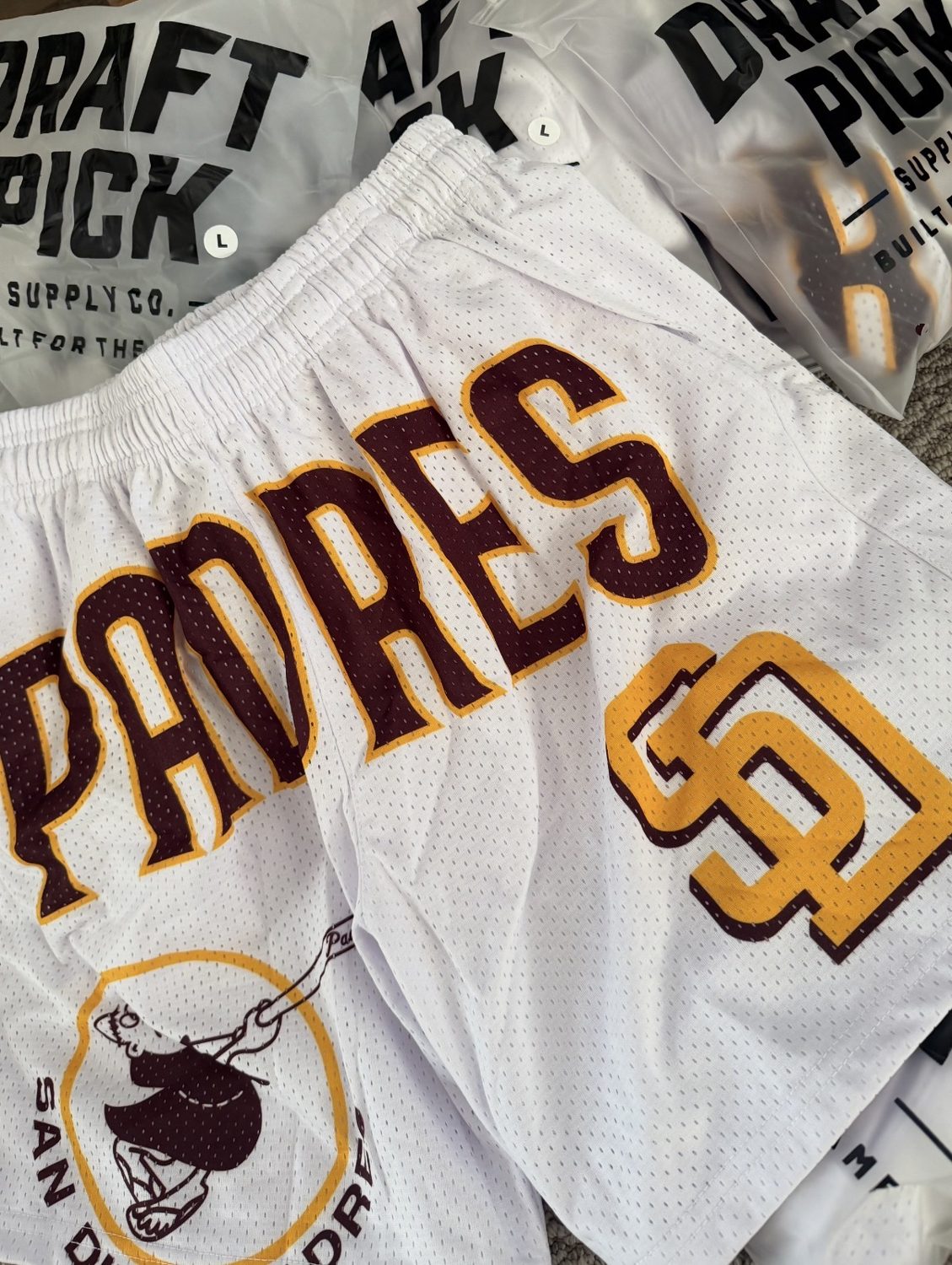 Catrina shorts detail